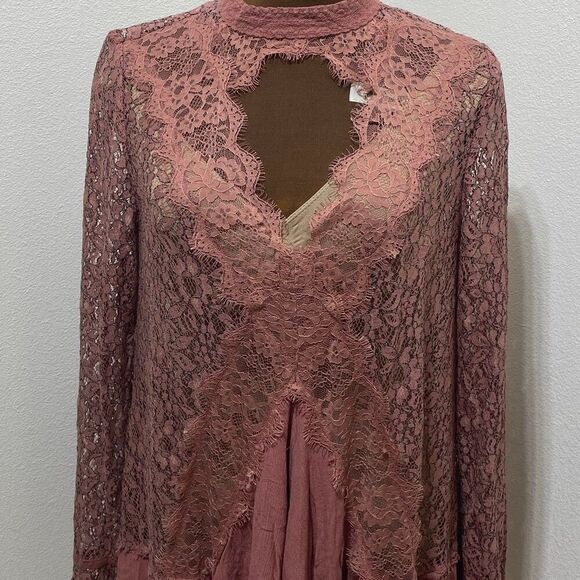 Free People Dusty Mauve Pink Lace Swing
Tell Tale Mini Dress/Tunic Size Medium - Picture 4 of 12